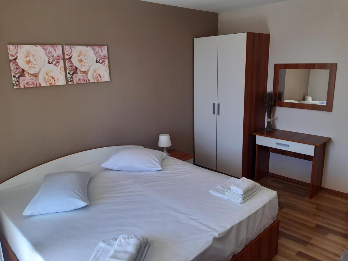 Villa Ravlic Подгора Екстер'єр фото