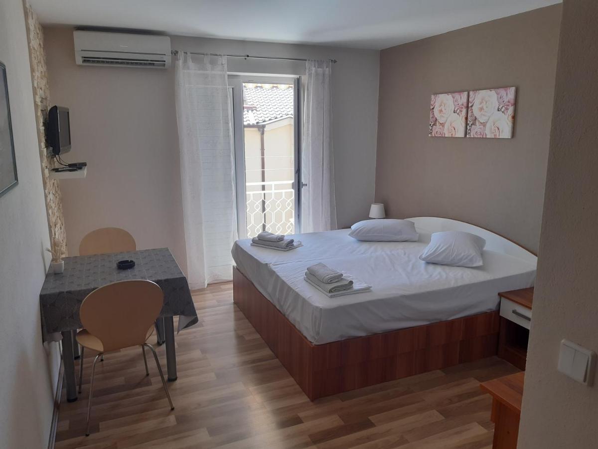 Villa Ravlic Подгора Екстер'єр фото